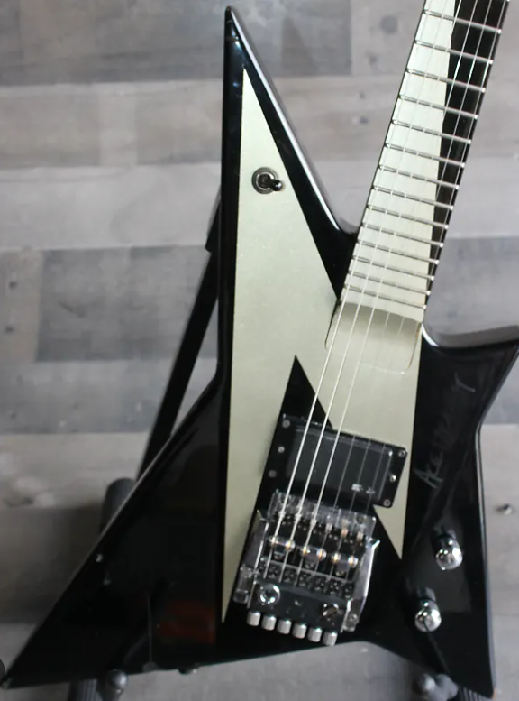 Ace Guitar Black White 2.png
